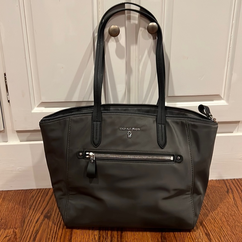 New with tags Michael Kors Nylon Kelsey tote graphite